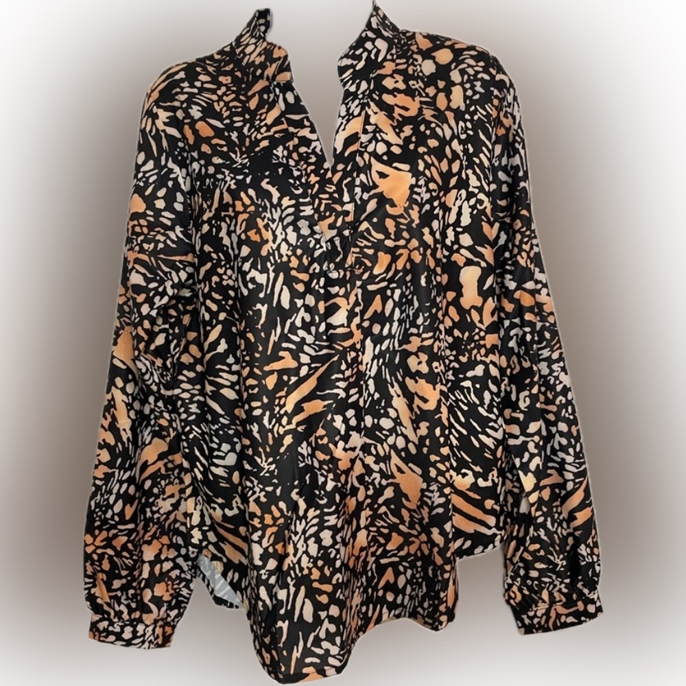 *SALE* NWOT Women’s size M v-neck blouse